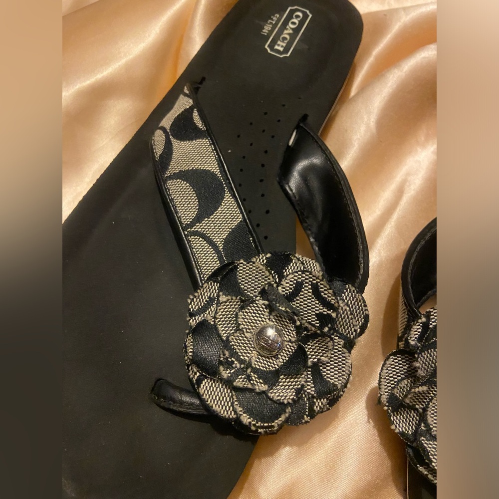 Coach Flower Sandals Size 9B - Picture 3 of 11